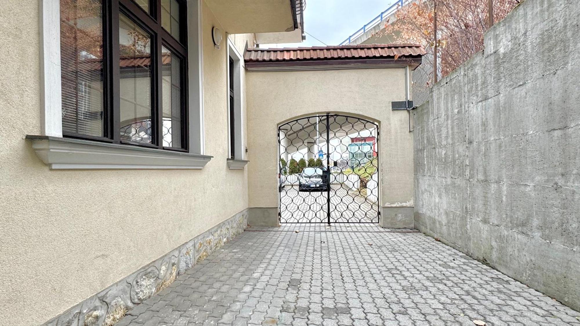 Pb 73m2 Apartment Banska Bystrica